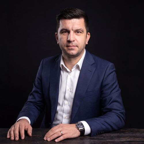 08_04_daniel-ungureanu-xplorate-group_1