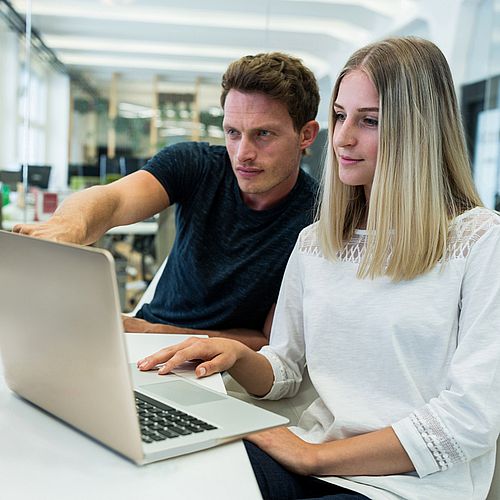 23_03_accenture-ai-companii