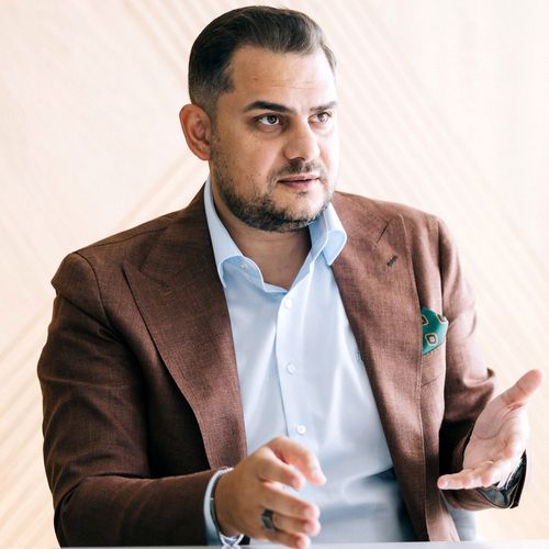 AJ BRAND dezvoltă proiecte de 1,5 GW în energie verde și 1,2 GWh stocare