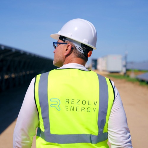 Rezolv Energy obține 561 mil. euro pentru construcția parcului Dama Solar de 1,3 GWp