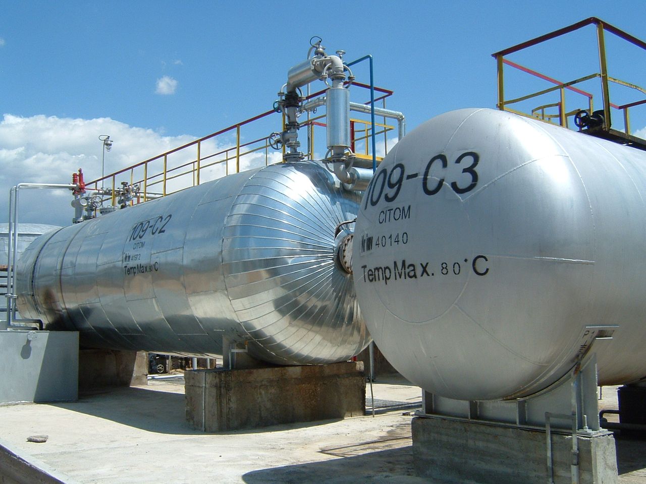 09_01_rafinaria-vega2