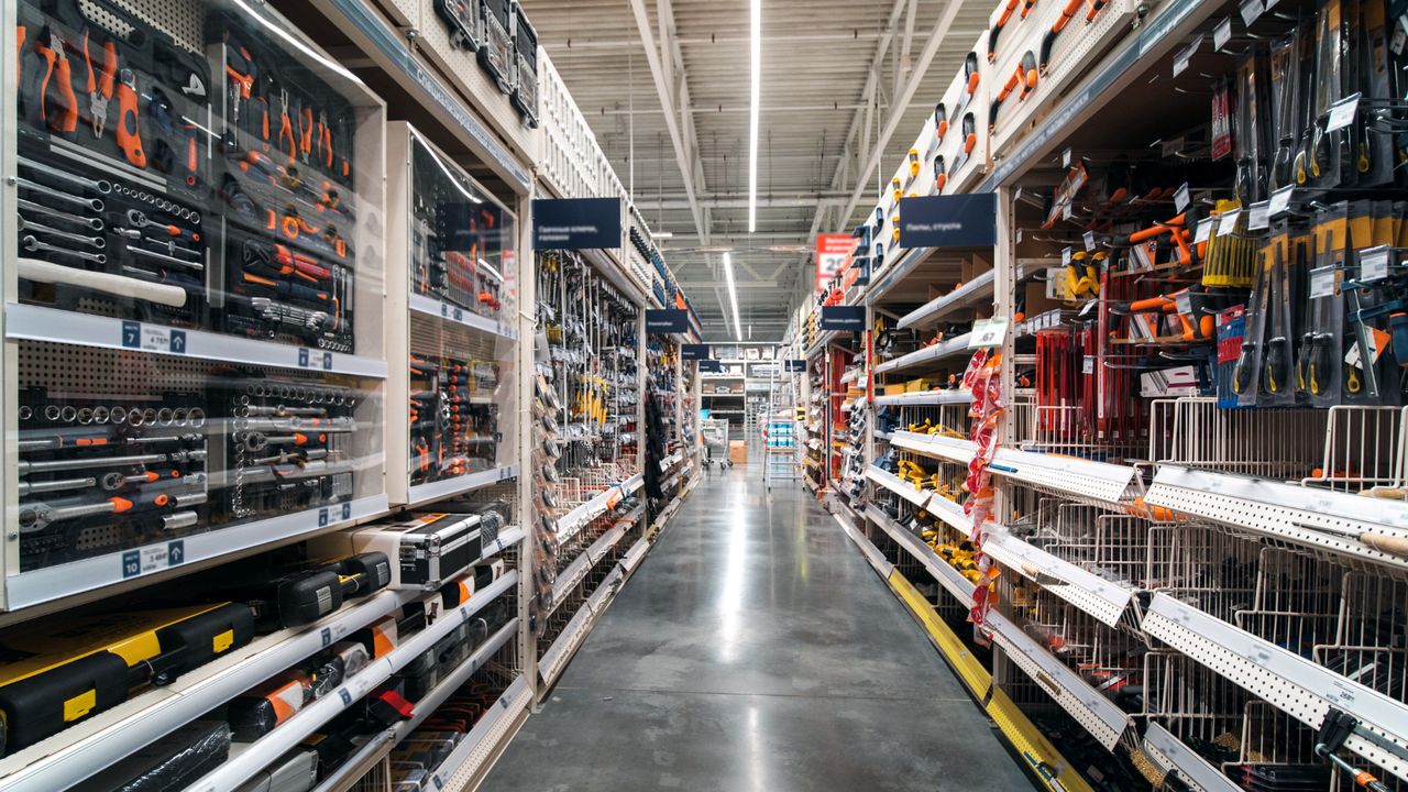 12_01_impozitul-pe-cladiri-comerciale-creste-pretul-materialelo_p71725