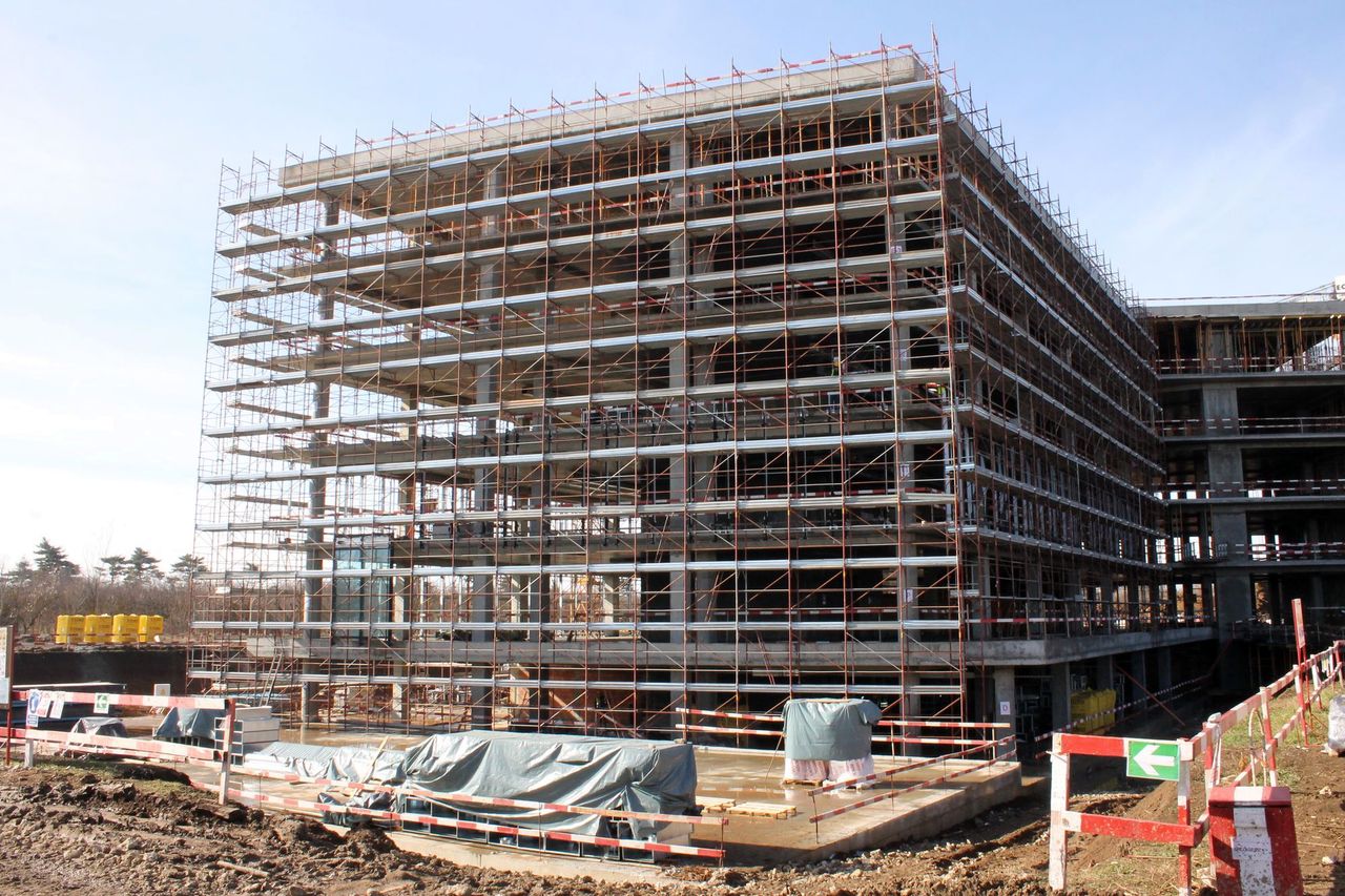 26_08_italia-star-echipamente-pentru-constructii_2