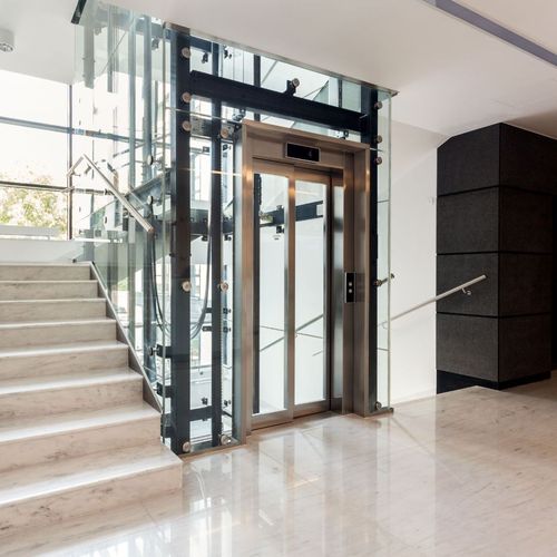 LICITAȚIE de 34 mil. euro pentru înlocuirea a 900 ascensoare din blocuri din sectorul 1