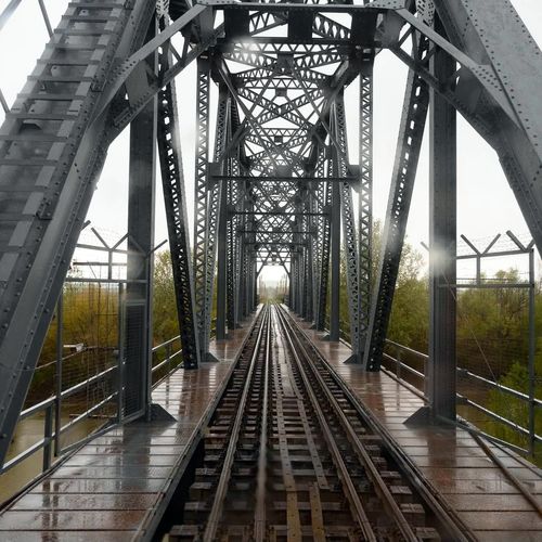Licitație CFR pentru calea ferată Iași-Ungheni: 289 milioane lei pentru electrificare