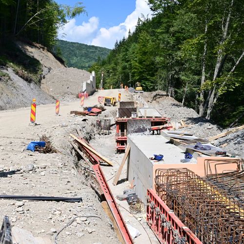 DJ 102I Valea Doftanei-Săcele: Construcții Erbașu înregistrează un progres de 23%