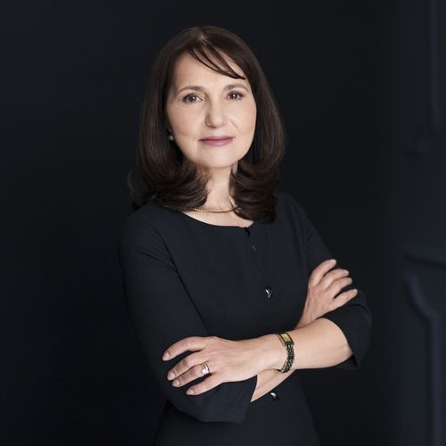 11_06_elena-pap-ceo-up-group