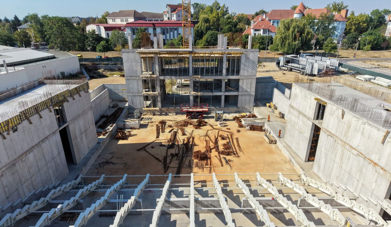 07_08_centrul-cultural-oradea-3