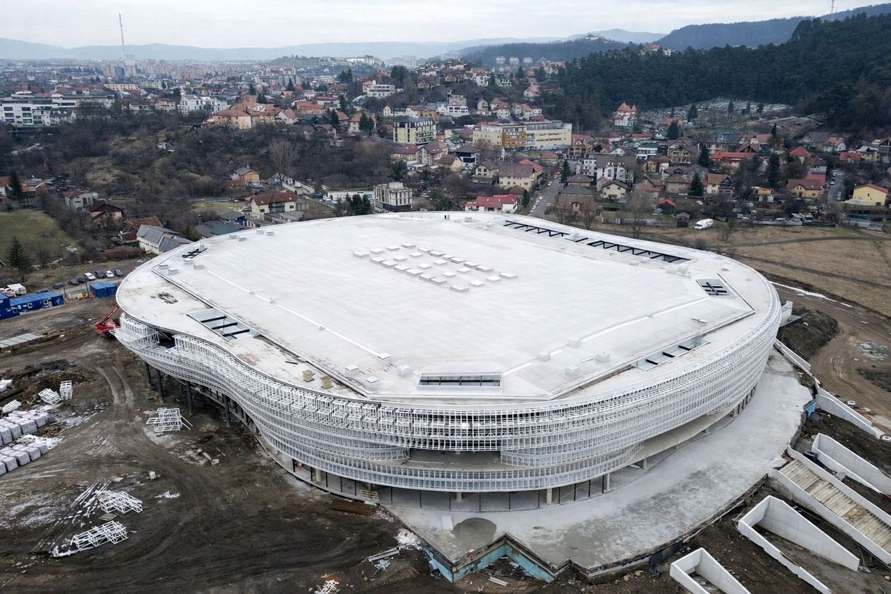 17_02_sala-polivalenta-brasov3