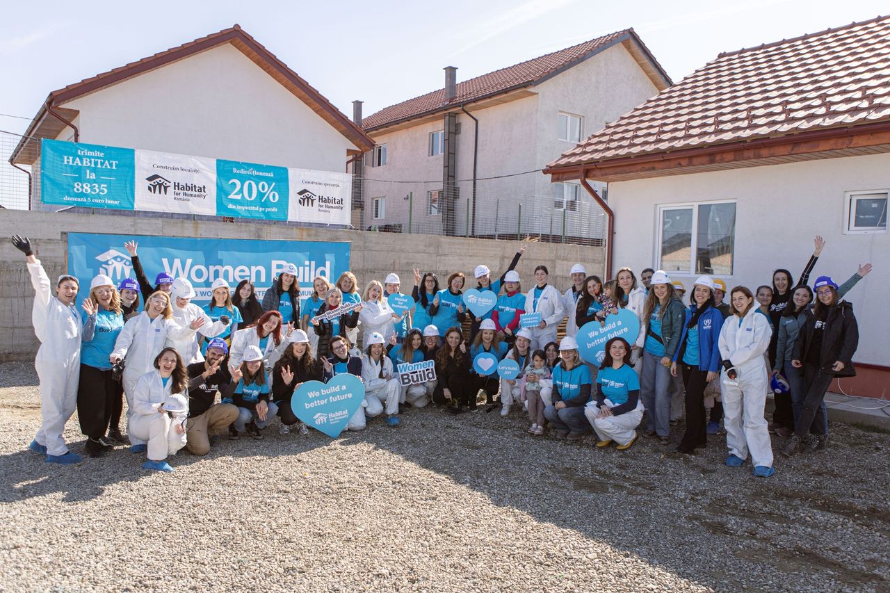 06_03_women-build-romania-1