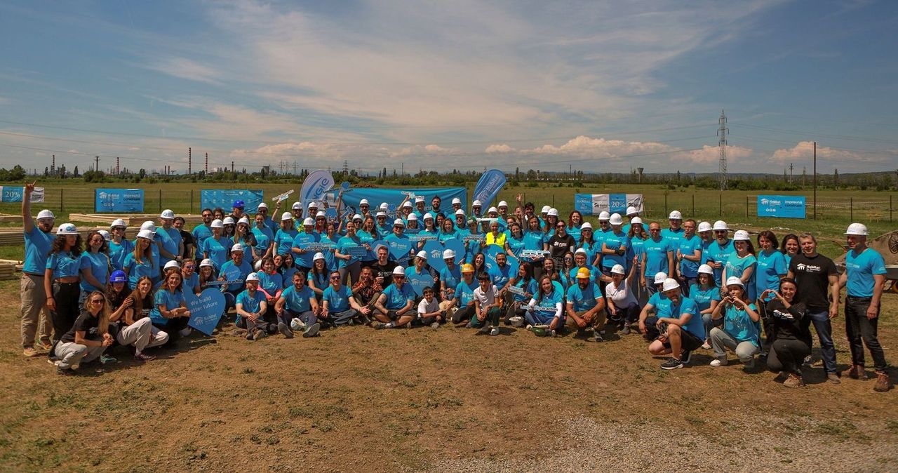 15_05_habitat-for-humanity-ceo-build-3