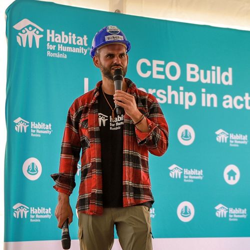 15_05_habitat-for-humanity-ceo-build
