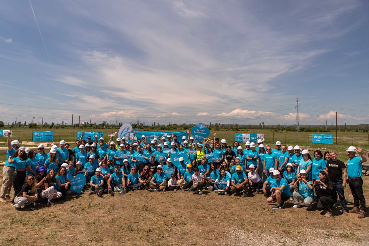 16_07_habitat-for-humanity-romsnia-locuinte-voluntariat_6